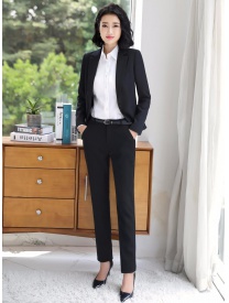 女式短款一?？畚餮b