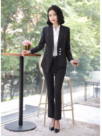 女式三?？蹢l紋西裝黑色
